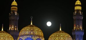 شاهد بالصور.. القمر العملاق ينير سماوات العالم