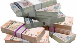 مصدر في عدن يكشف عن إرتفاع جديد للدولار وزيف أنباء الوديعة السعودية