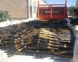 القاعدة تستولي على شاحنة محملة بالأسلحة بمحافظة أبين