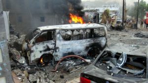 إنفجار عنيف يهز بوابة اللواء الخامس في عدن وشهداء وجرحى في الهجوم