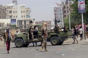 عدن .. اليد على الزناد ..متى ستواجه الوية الحماية الرئاسية الوية الحزام الامني