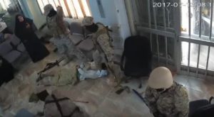 البنك الأهلى بعدن يلاحق عصابة السطو مالياً
