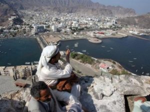 المونيتور : عدن… من مدينة للتعايش إلى مرتع للتطرّف