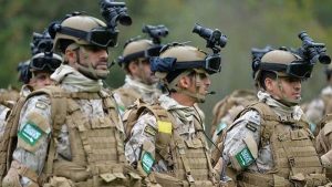 ماذا وراء وصول تعزيزات عسكرية سعودية إلى عدن ؟