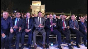 صور لمسئولي حكومة هادي بحفل غنائي بمصر تثير جدلاً كبيراً