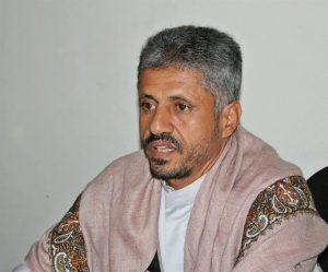 حمود المخلافي يدعو ابناء تعز للإنسحاب من جبهات كافة القتال