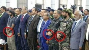 هذا مافعلة الحاكم العسكري في عدن وشلال شائع عند حضورهما مؤتمراً في عدن