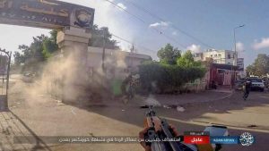 داعش تحاول إقتحام كلية الآداب في عدن وتؤكد إصابة أحد عناصرها الارهابية