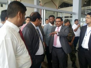 وزير النقل في حكومة هادي يلغي قرار تعيين مدير جديد لمطار عدن