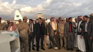 السفير السعودي يصل سقطرى بعد أن غادرتها حكومة هادي