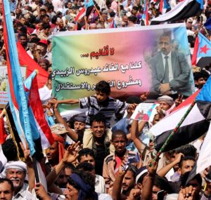 «الإنتقالي» يلتزم الصمت حيال «الشرعية» في عدن… والتوجيهات إماراتية!