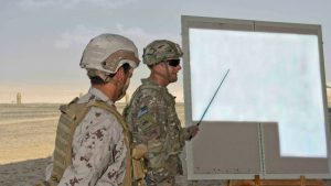 قيادات عسكرية أمريكية يعملون مع القوات التابعة للإمارات في الساحل الغربي .