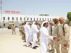باعوم يدعو الحضارم لطرد الإمارات من مطار الريان وميناء الضبة النفطي