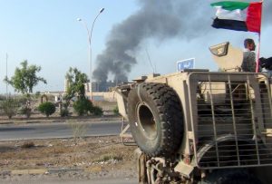عدن .. مجهولين يستهدفون مدرعات إماراتية في الحسوة