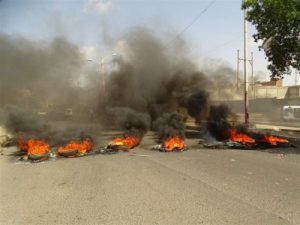 عدن .. مسلحي الإمارات يفرضون جبايات على المواطنين مقابل المرور