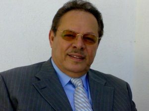 الرئيس علي ناصر يجدد دعوته لأطراف الحرب باليمن إلى الاحتكام للحوار