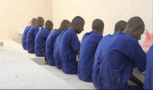 عدن .. سجناء بير أحمد يعيشون حالة صحية حرجة بسبب الإضراب