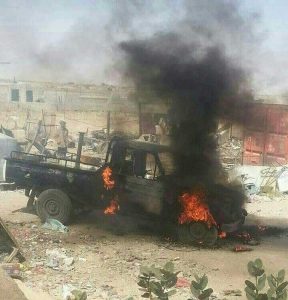 محتجون في سيئون يحرقون طقماً عسكرياً تابعاً للمنطقة الأولى