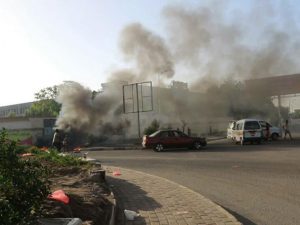 عدن : التحالف يواجه إحتجاجات الشارع الجنوبي الغاضبة  بالرصاص