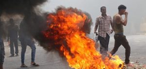 الجنوب .. الغضب يتصاعد في مختلف المحافظات وسط عجز حكومة هادي عن الحل