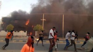 الترقب الساخن بالسودان.. تجدد المظاهرات وسط انتشار أمني وحجب مواقع التواصل