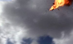 شاهد الهجوم الحوثي بواسطة طائرة بدون طيار قيادات جنوبية في قاعدة العند
