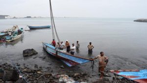 السلطات الإريترية تواصل اعتقال الصياديين اليمنيين على المياه اليمنية الإقليمية