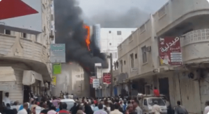 عدن .. إصابة 7 مواطنين إثر اندلاع حريق بالسيلة وسط غياب الدفاع المدني