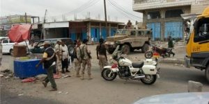 عدن: جماعة مسلحة تابعة للإمارات تنهب أرض تحت ضغط السلاح