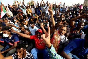 الجيش السوداني يستجيب لمطالب الشعب ويسقط الرئيس