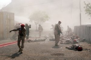 ارتفاع قتلى الهجوم الحوثي على معسكر الجلاء بعدن إلى 40 جندياً