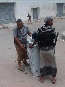 السلطة المحلية بأبين تحذر الانتقالي من استمرار انتهاكاته في عدن