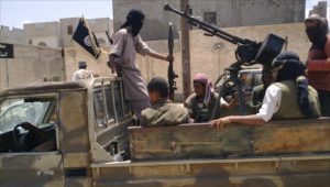 السعودية تعيد ترتيب صفوف القاعدة في أبين بشحنة سلاح جديدة ” تفاصيل الفضيحة “