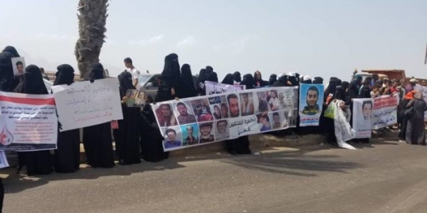 المعتقلون في سجون الإمارات بعدن يضربون عن الطعام