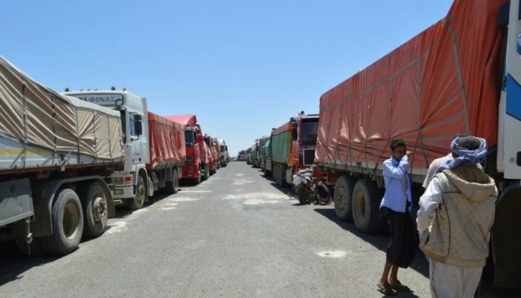 الإنتقالي يحتجز مئات المسافرين في طريق شقرة زنجبار