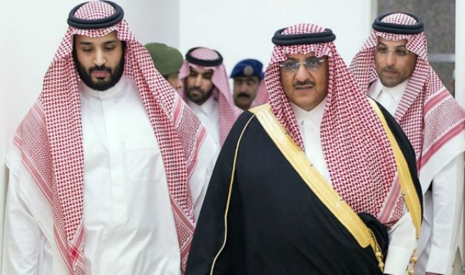 الرياض : الحرس الملكي يتعقل الأميرين أحمد بن عبدالعزيز ومحمد بن نائف وشقيقة نواف
