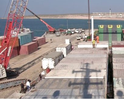 الإنتقالي يسمح بتفريغ سفينة إماراتية محملة بأجهزة تجسس إسرائيلية في ميناء سقطرى