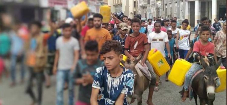 عدن .. انقطاع المياه عن منازل المواطنين في الشيخ عثمان وخور مكسر ودار سعد  منذ أشهر