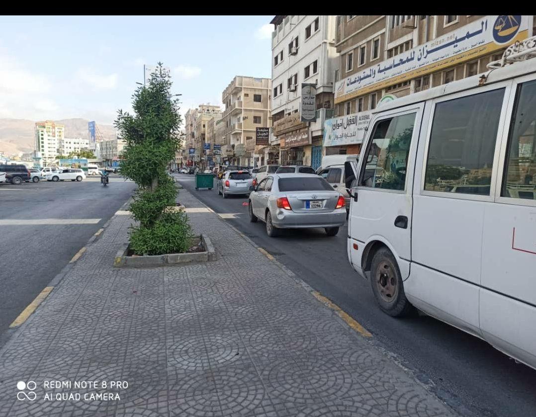 شاهد بالفيديو مظاهر العصيان المدني في المكلا بسبب انهيار الأوضاع