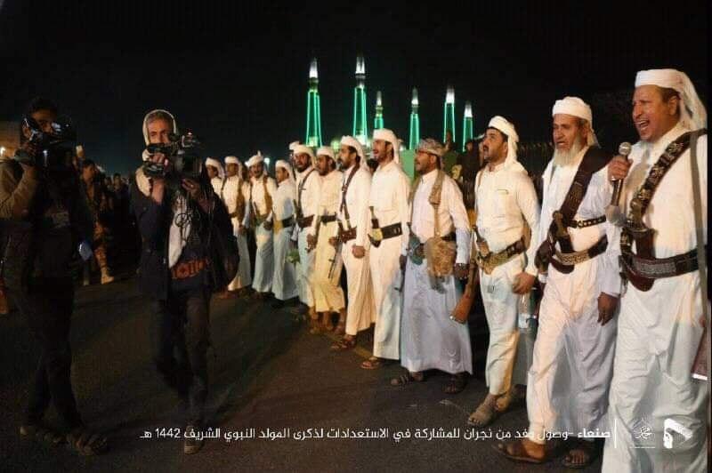 الحوثيون يخترقون نجران.. وفد من قبائلها يصل صنعاء ويظهر في ميدان السبعين (صور)