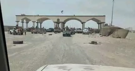 الحزام الأمني يحتجز أبناء المحافظات الشمالية في نقطة العلم ويمنعهم من دخول عدن