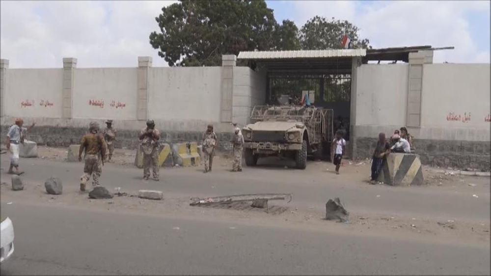 تفجير يستهدف موكب عسكري في عدن