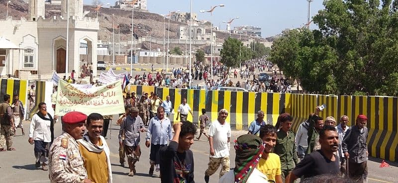 عدن على صفيح ساخن ,, قيادة جديدة تعلن ثورة عمالية واسعة في واحد مايو (بيان)