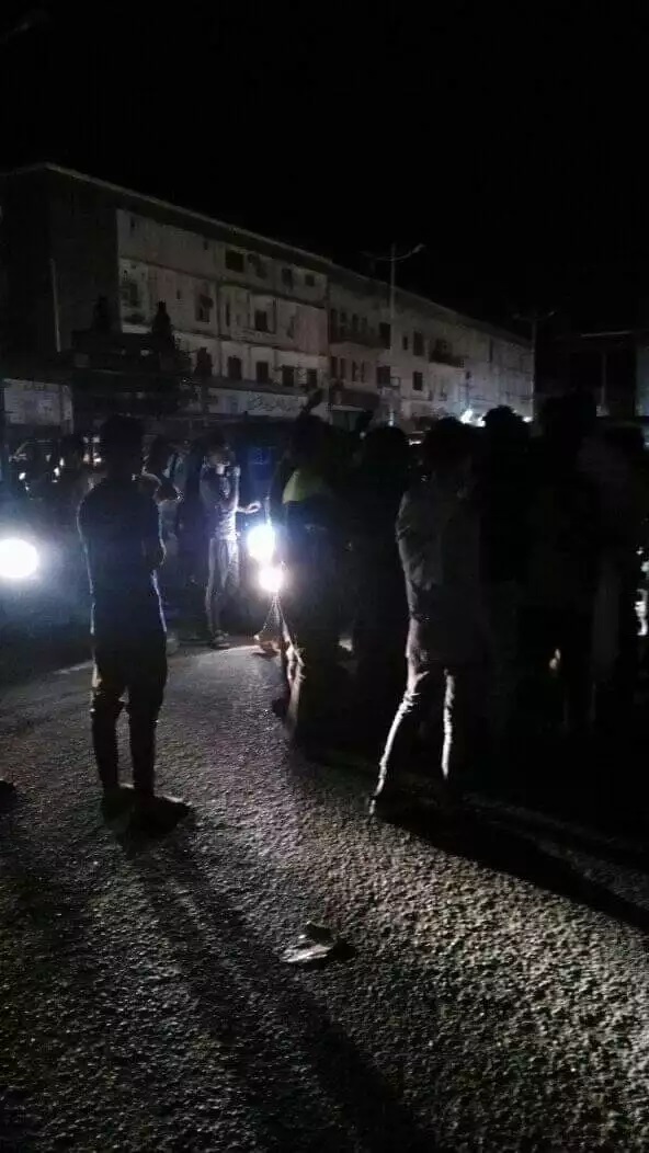 الاحتجاجات الشعبية في عدن تصل إلى قصر معاشيق