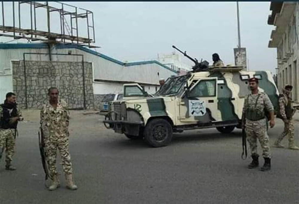 توتر عسكري في عدن قبيل ساعات من احتفال الرئاسي بعيد الوحدة اليمنية