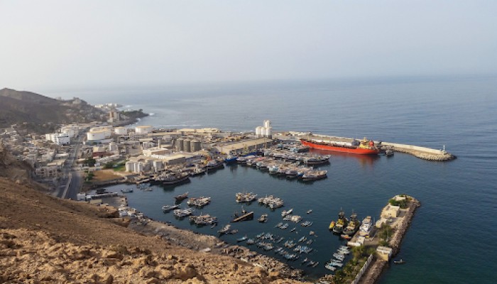 الإمارات تستحدث مبانٍ جديدة في ميناء سقطرى