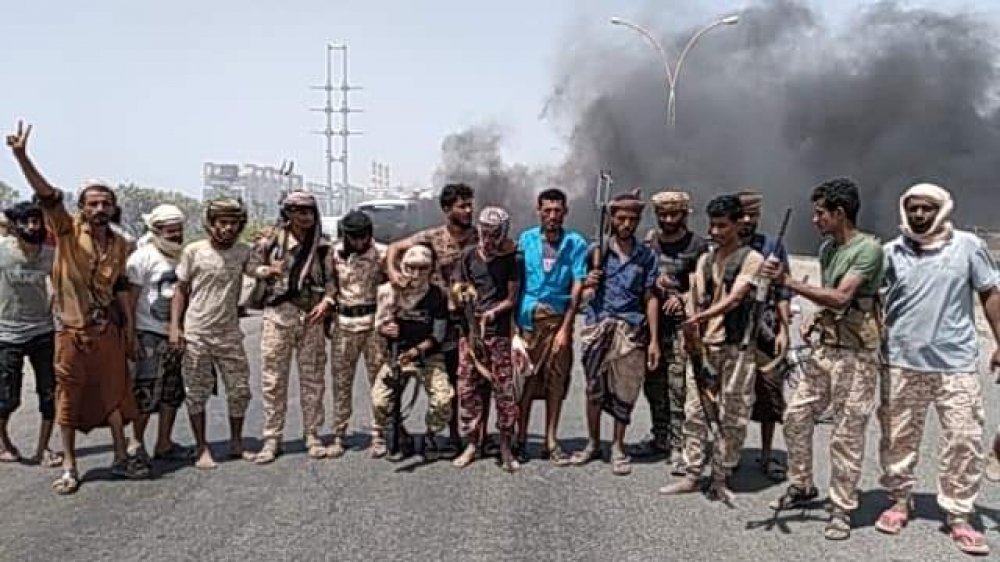 الإنتقالي يعتقل 18 جندياً من النخبة الشبوانية عقب احتجاجاتهم في عدن