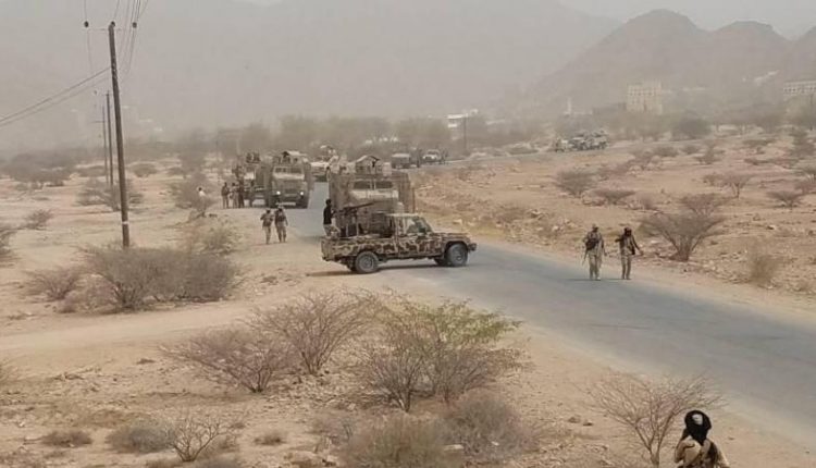 جنود الإنتقالي يقطعون الطريق الدولي في زنجبار