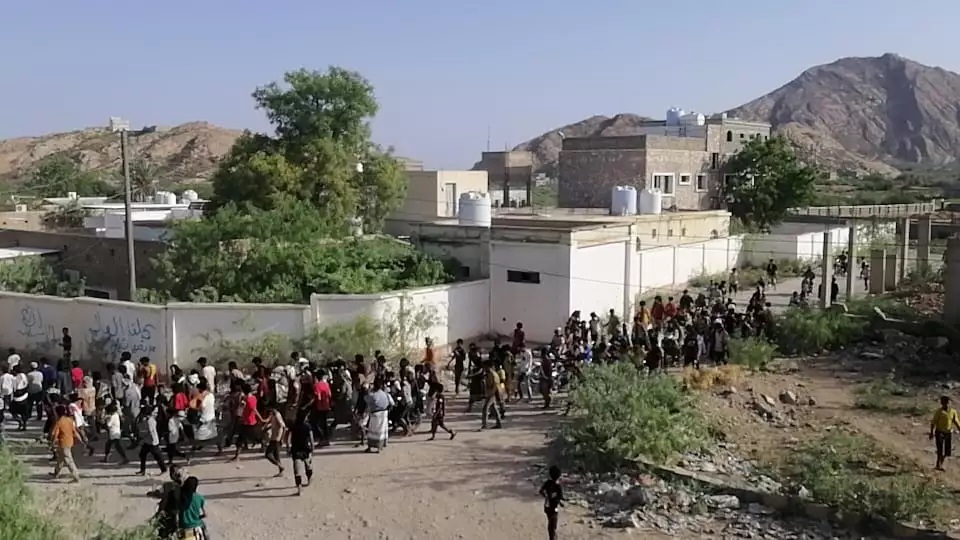 أبين .. انفجار الوضع بين قوات هادي والإنتقالي في لودر