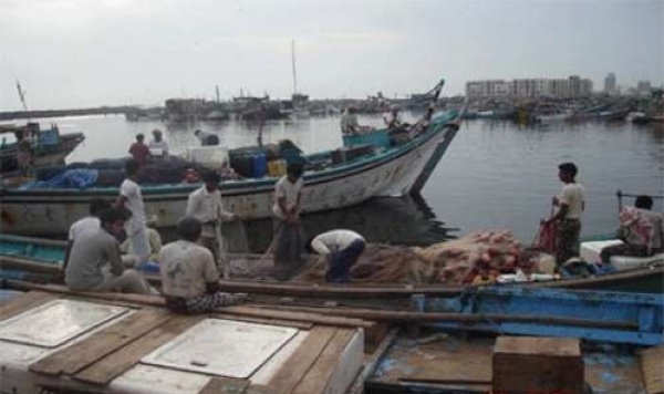 شبوه .. القوات الإماراتية تعتقل عدد من الصيادين في رضوم